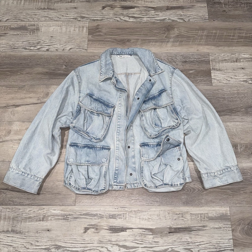 Zara Women's Light Wash Denim Jean Jacket Size XS Extra Small Oversized Cargo